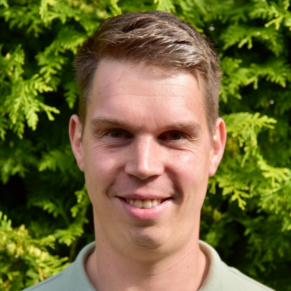  Daniel Hansen